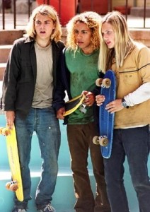 emile-hirsch-victor-rasuk-e-john-robinson-in-una-scena-di-lords-of-dogtown-16114